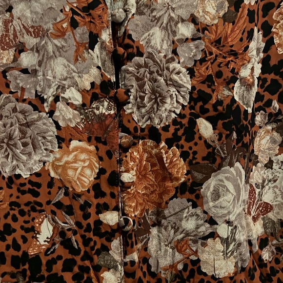 Torrid size 0 blouse - Picture 2 of 4